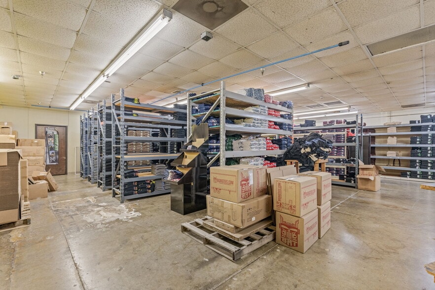 More Photos Of 6580 E Skelly Dr, Tulsa Manufacturing For Sale