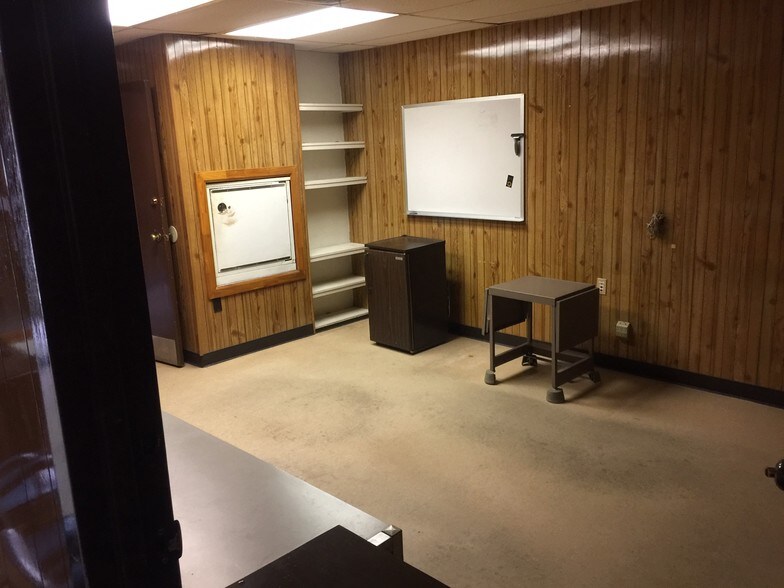 More Photos Of 7620 Navigation Blvd, Houston Medical For Lease