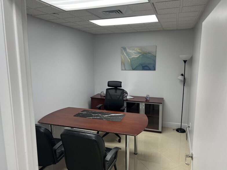 More Photos Of 2801 Greene St, Hollywood Warehouse For Lease