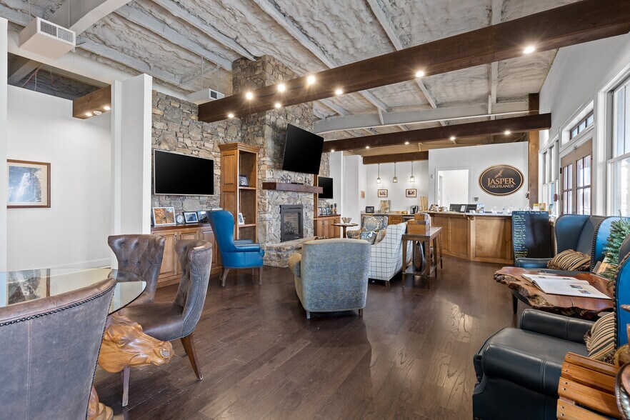 More Photos Of 104 Battle Creek, South Pittsburg Medical For Sale