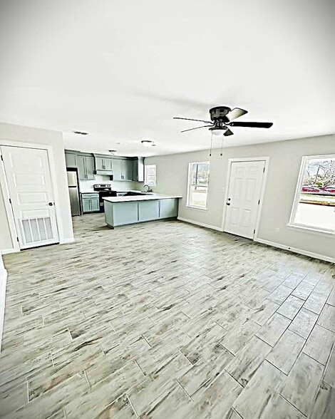 More Photos Of 925 N Iowa Ave, Brownsville Multifamily For Sale