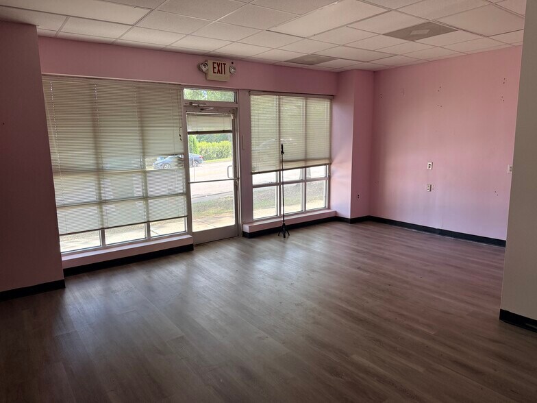More Photos Of 4810 Hope Valley Rd, Durham Storefront For Sale