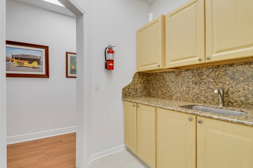More Photos Of 725 N Hwy A1A, Jupiter Medical For Sale
