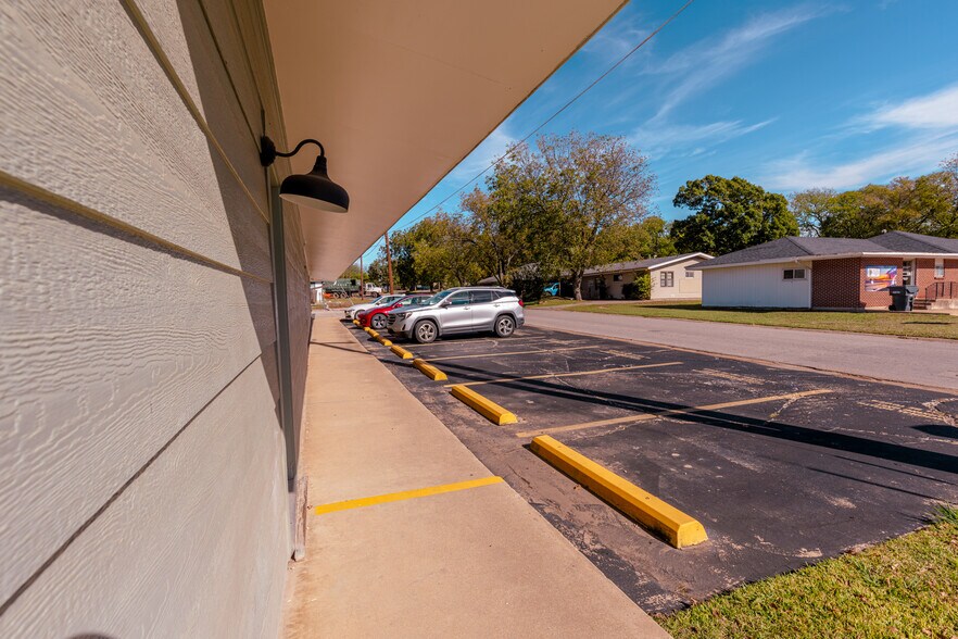 More Photos Of 1001 NW 15th Ave, Ardmore Medical For Sale