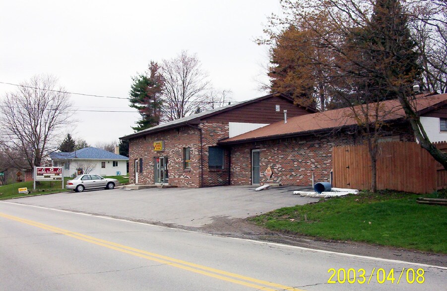 Primary Photo Of 301 Manor-Harrison City Rd, Manor Veterinarian Kennel For Sale
