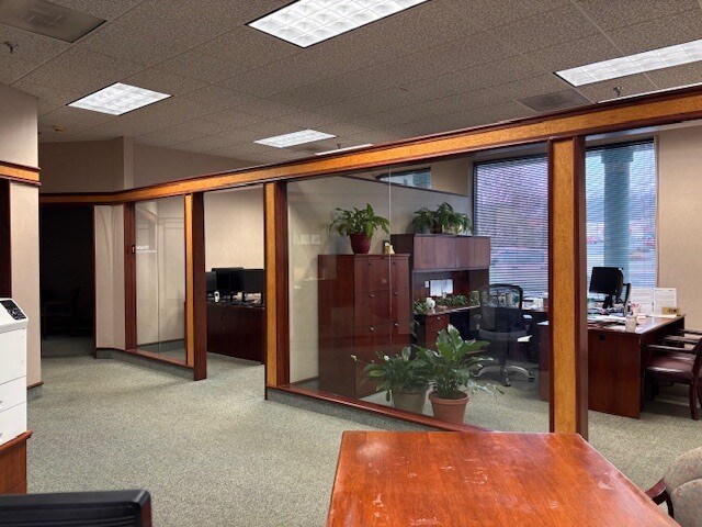 More Photos Of 1612 Congress Pky S, Athens Bank For Sale