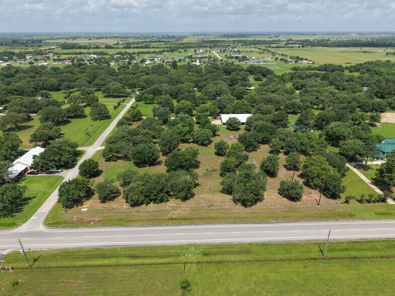 More Photos Of 32956 Londonderry Dr, Waller Warehouse For Sale