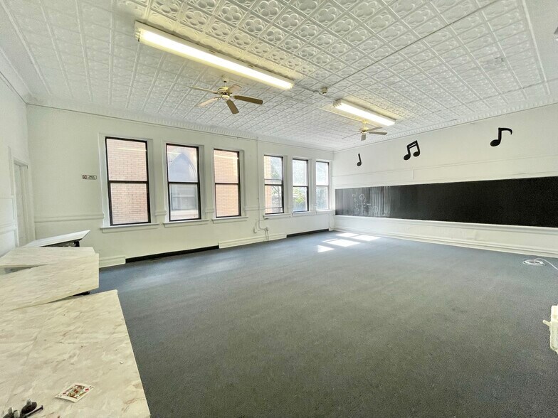 More Photos Of 214-228 Msgr Kemezis Pl, Elizabeth Schools For Lease
