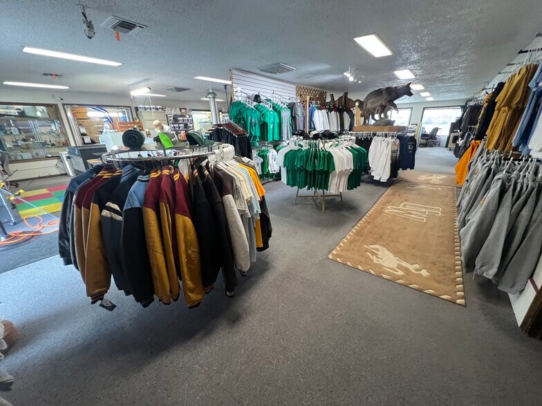 More Photos Of 1720 Main St, Lander Warehouse For Sale