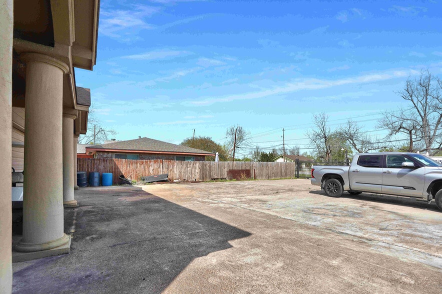 More Photos Of 13301 & 13309 Reeveston Road, Houston Land For Sale