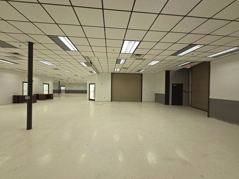 More Photos Of 1826 Albertson Rd, High Point Manufacturing For Lease