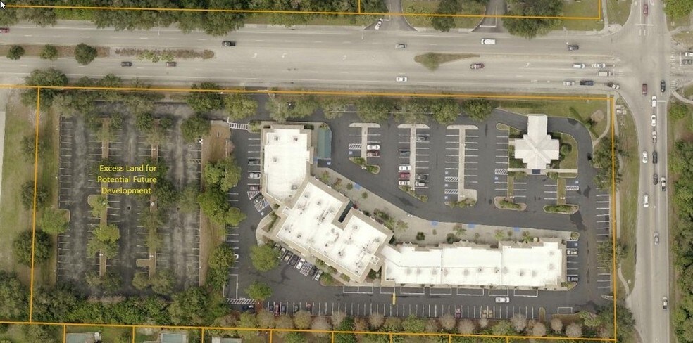 More Photos Of 5250 17th St, Sarasota Office For Lease