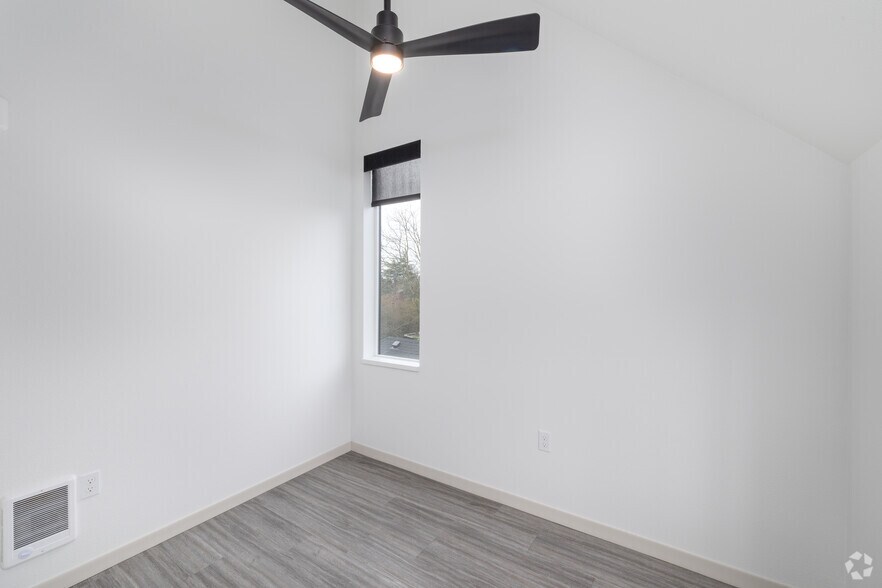 More Photos Of 1435 NE 62nd Ave, Portland Multifamily For Sale