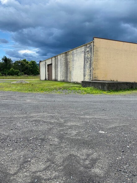 More Photos Of 6 S Keyser Ave, Taylor Manufacturing For Sale