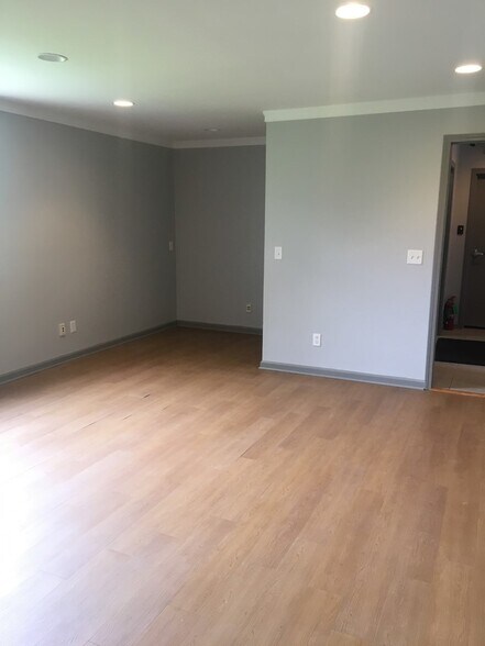 More Photos Of 1271 Harlem Rd, Buffalo Office For Lease