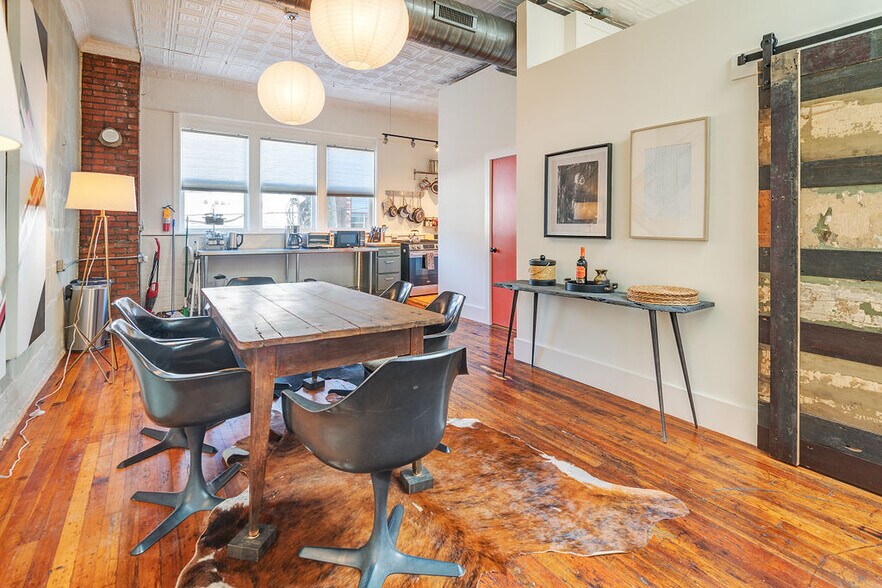 More Photos Of 33 Carolina Ln, Asheville Office For Sale