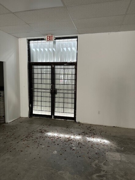 More Photos Of 5251 N University Dr, Lauderhill Freestanding For Lease