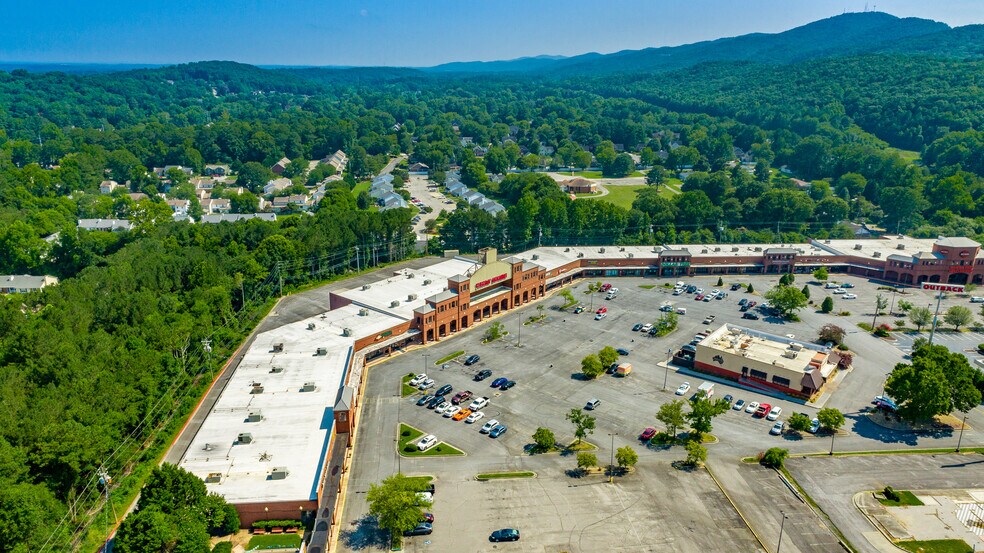 More Photos Of 1001 Market St, Dalton Unknown For Lease