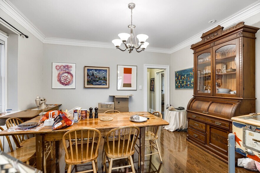 More Photos Of 4 Oriole Gdns, Toronto Apartments For Sale