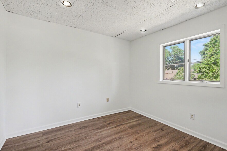 More Photos Of 10875 Main St, Fairfax Medical For Sale