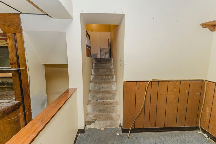 More Photos Of 1560 S Topeka St, Wichita Lodge Meeting Hall For Sale