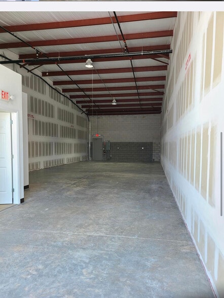 More Photos Of 1550 Tileston Rd, Saint Cloud Warehouse For Lease