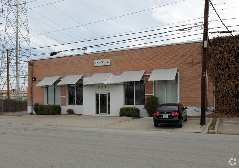 More Photos Of 922 Dragon St, Dallas Distribution For Sale