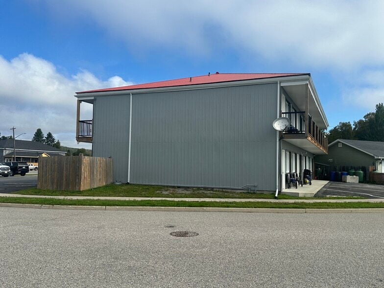 More Photos Of 171 Mission Rd, Wawa Hotel For Sale