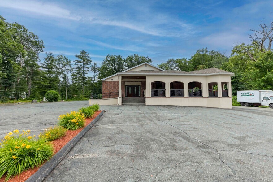 More Photos Of 1428 Center St, Ludlow Restaurant For Sale