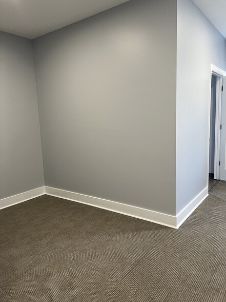 More Photos Of 1407 NW Broad St, Murfreesboro Freestanding For Lease