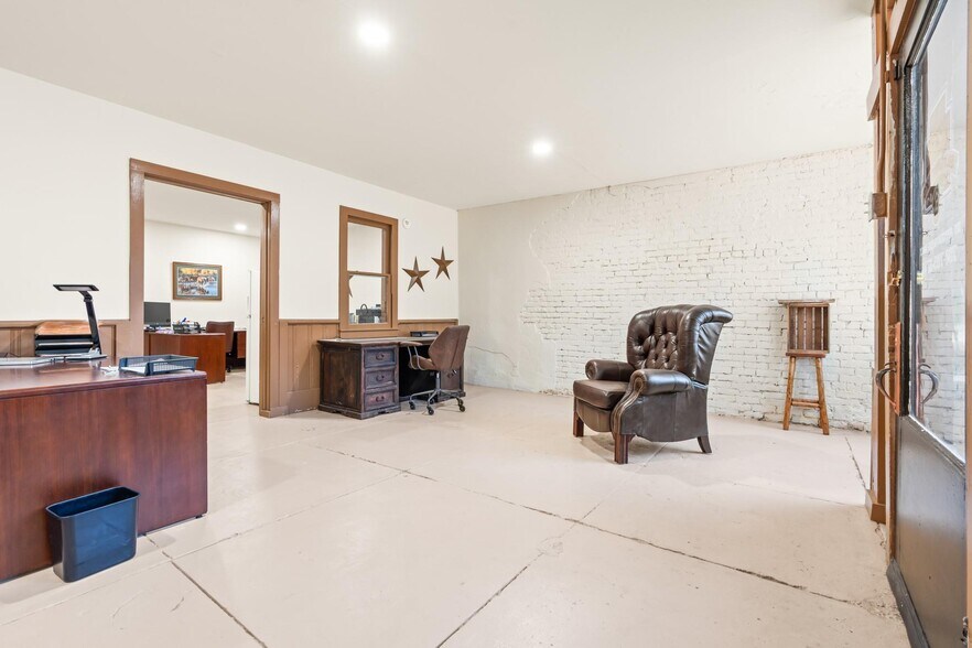 More Photos Of 102 W Elm St, Hillsboro Storefront Retail Office For Sale