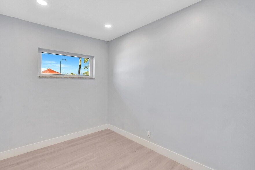 More Photos Of 6240-6244 Miramar Pky, Miramar Medical For Lease