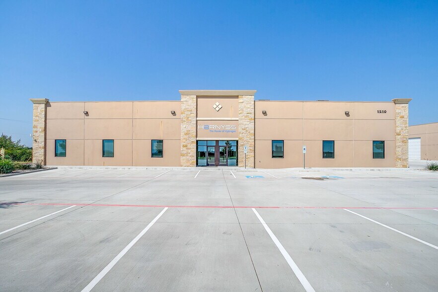 More Photos Of 1510 Markum Ranch Rd, Fort Worth Warehouse For Lease