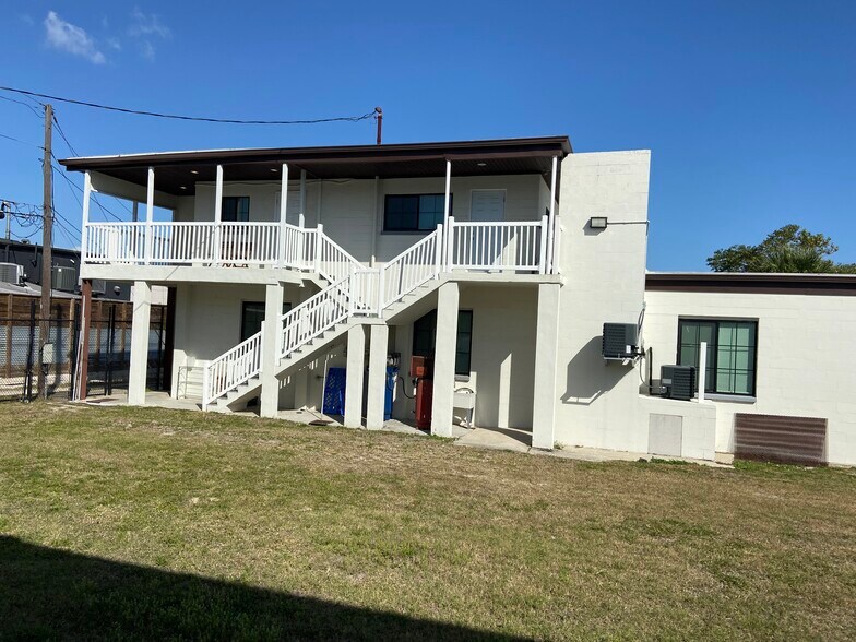 More Photos Of 2501 6th Ave S, Saint Petersburg Flex For Lease