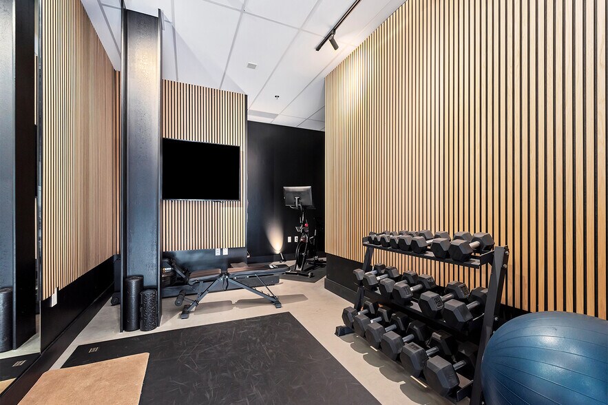 More Photos Of 1120 S Rackham Way, Meridian Office For Sale