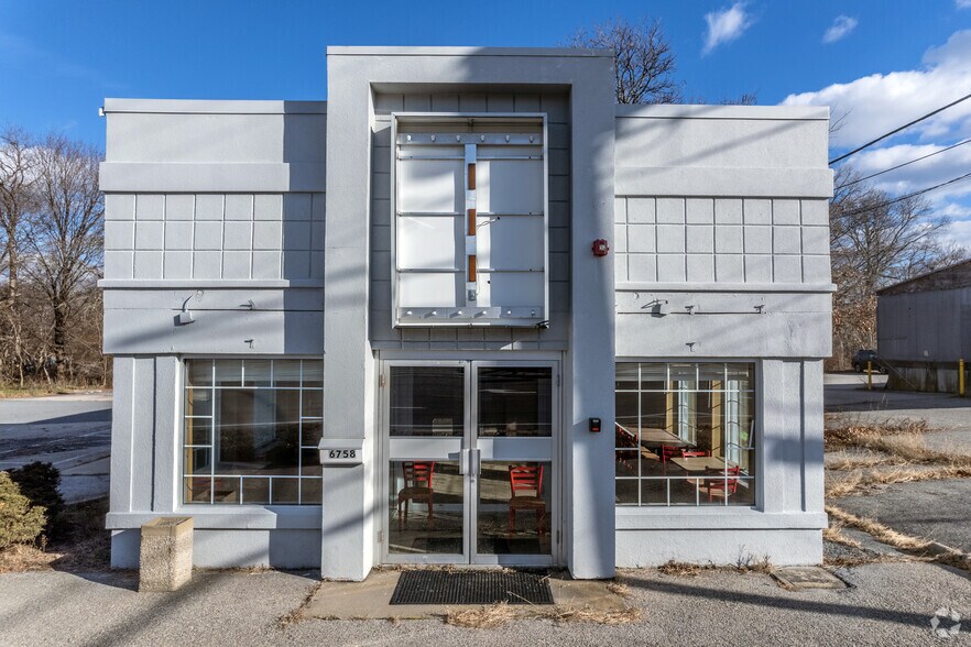More Photos Of 6758 Post Rd, North Kingstown Fast Food For Sale