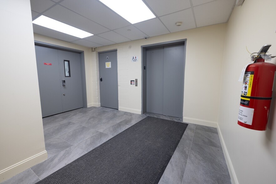 More Photos Of 185 6th Ave, Paterson Light Manufacturing For Lease