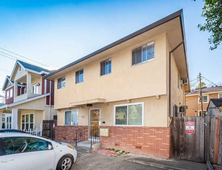 More Photos Of 2208 25th St, Sacramento Apartments For Sale
