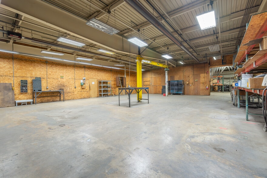 More Photos Of 1650 S Galena Ave, Freeport Industrial For Sale