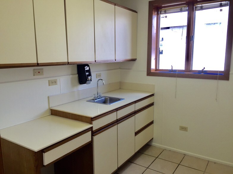 More Photos Of 8224 Calumet Ave, Munster Medical For Lease