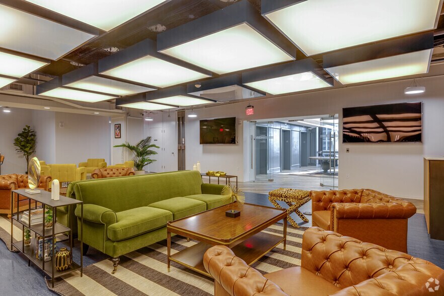 Primary Photo Of 1635 Market St, Philadelphia Office For Sale