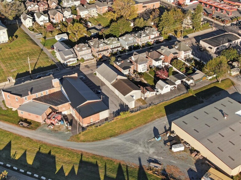 More Photos Of 128 W 3rd St, Waynesboro Freestanding For Sale