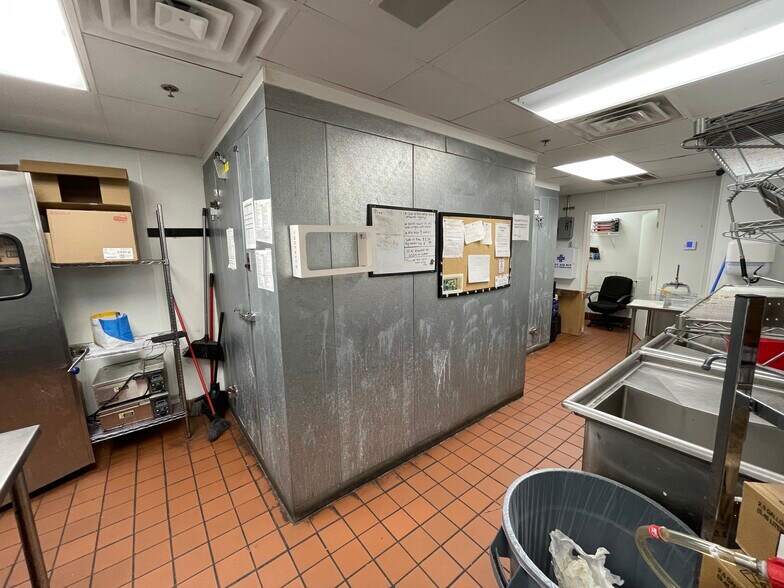 More Photos Of 156 E Carolina Ave, Hartsville Storefront Retail Residential For Lease