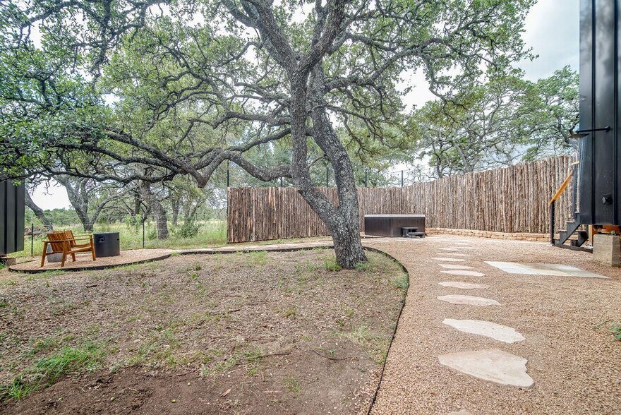 More Photos Of 1956 Loudon Rd, Fredericksburg Hotel For Sale