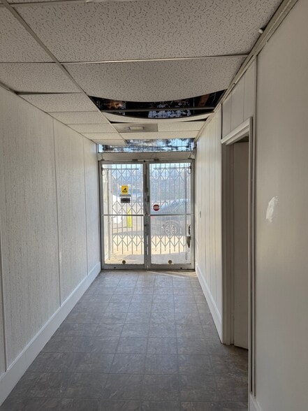 More Photos Of 6917-6919 Lankershim Blvd, North Hollywood Convenience Store For Lease
