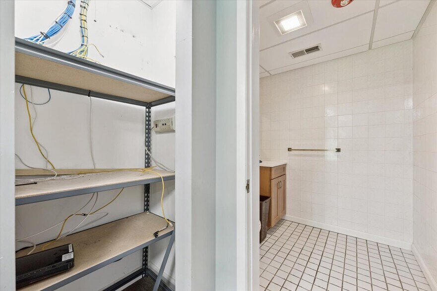 More Photos Of 159 Us Highway 46, Rockaway Office For Lease