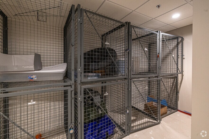 More Photos Of 735 W Wisconsin Ave, Milwaukee Apartments For Sale