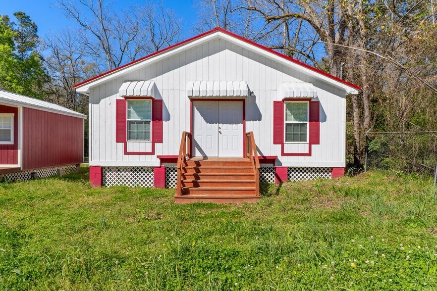 More Photos Of 450 S Oak St, Jackson Storefront Retail Office For Sale