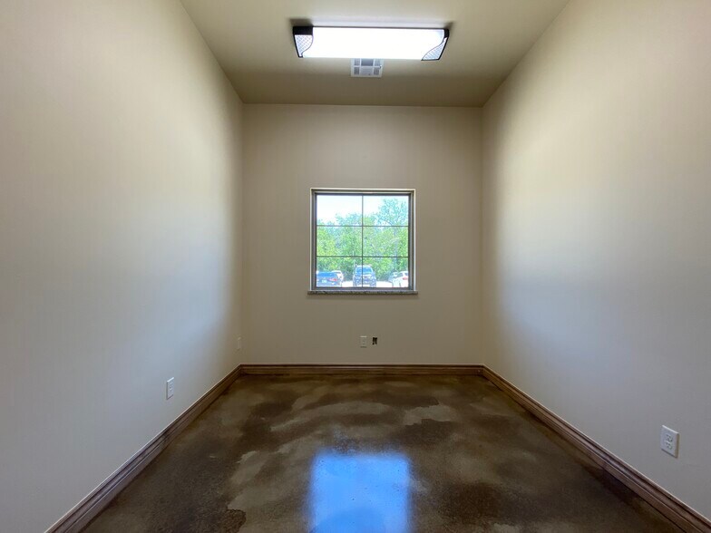 More Photos Of 5706 NW 130th St, Oklahoma City Office For Lease