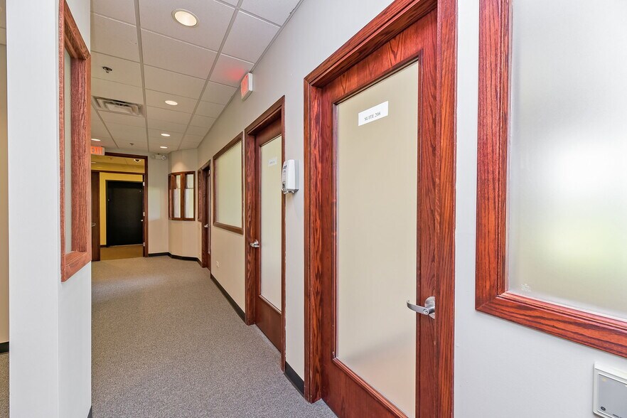 More Photos Of 123 W Washington St, Oswego Office For Lease